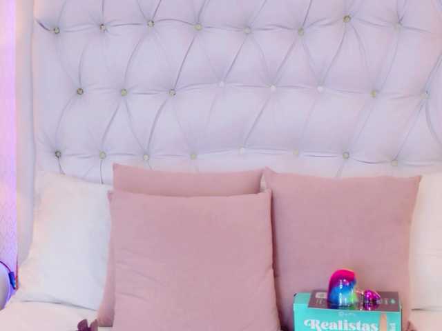 AntonellaEscudero live cam on BongaCams
