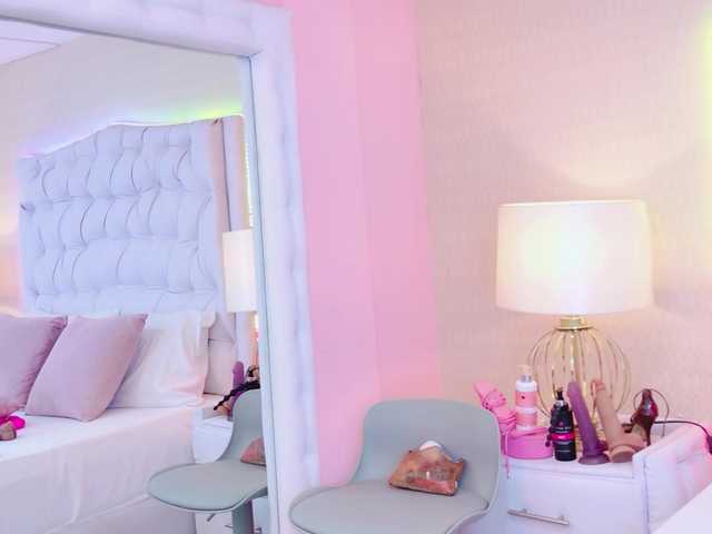 AntonellaEscudero live cam on BongaCams