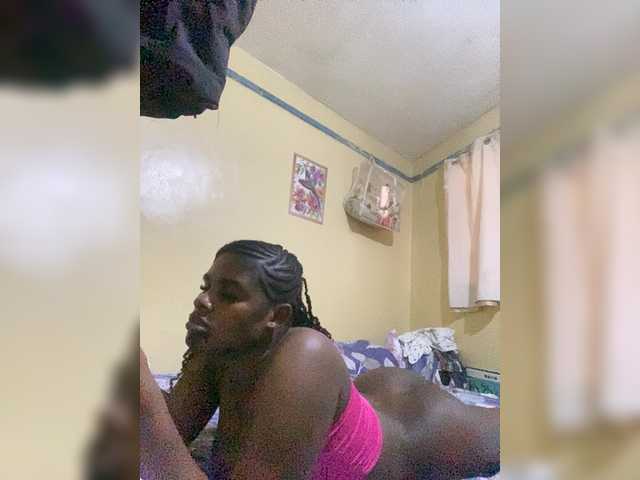 Blossomed200 live cam on BongaCams