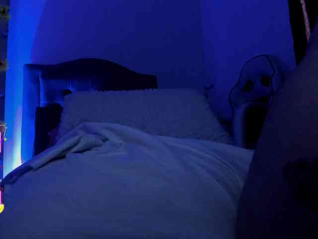 Aylin-Suares webcam