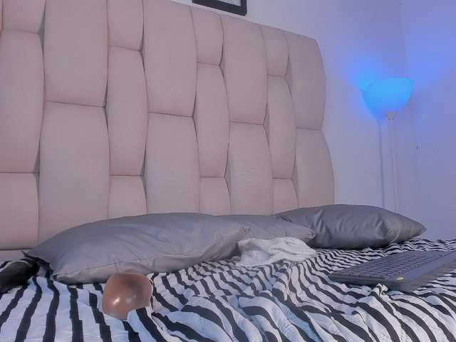 sara-smithh-1 live cam preview