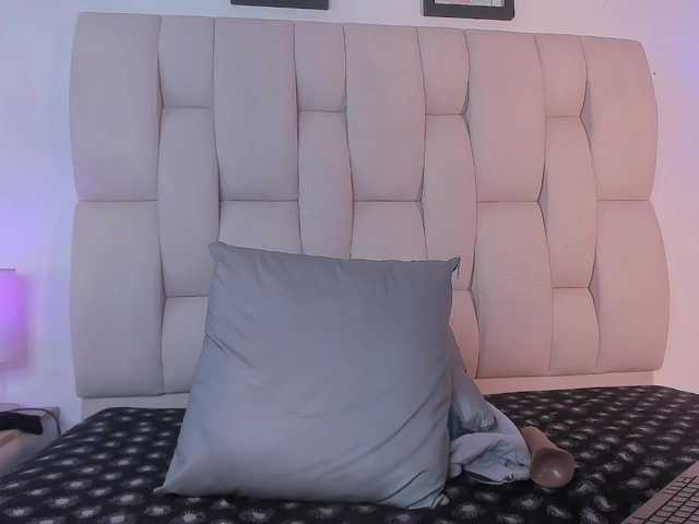 sara-smithh-1 live cam preview
