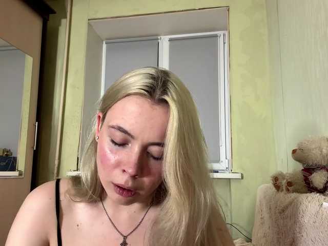 myfavoriteroom live cam on BongaCams