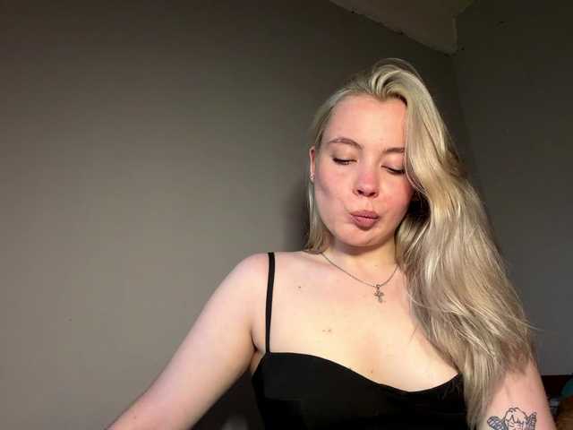 myfavoriteroom live cam on BongaCams