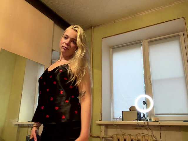 myfavoriteroom live cam on BongaCams