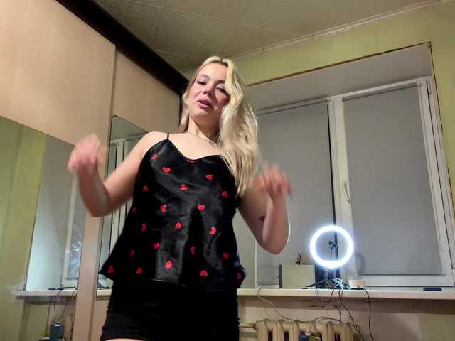 myfavoriteroom live cam on BongaCams