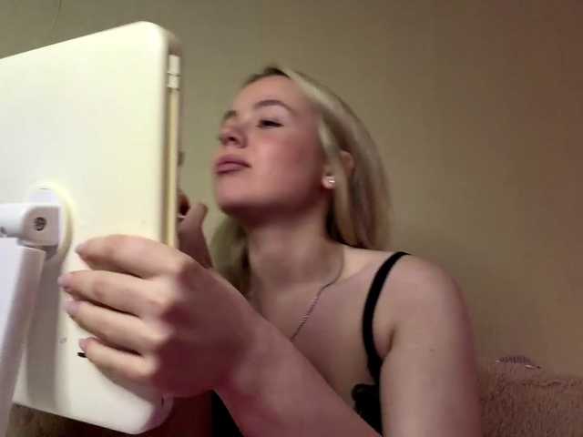 myfavoriteroom live cam on BongaCams