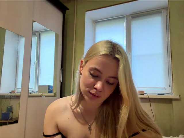 myfavoriteroom live cam on BongaCams