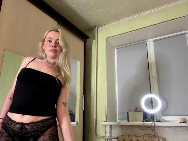 myfavoriteroom live cam on BongaCams