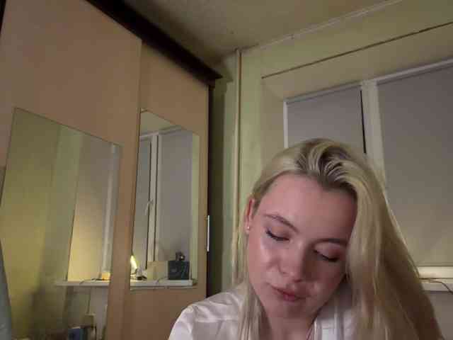 myfavoriteroom webcam