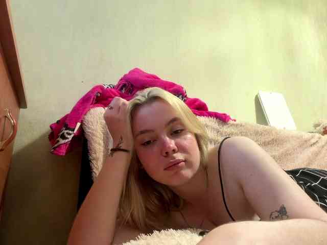 myfavoriteroom webcam