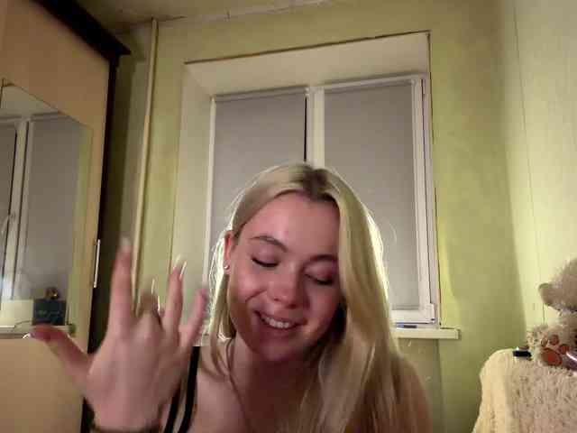 myfavoriteroom's webcam live show