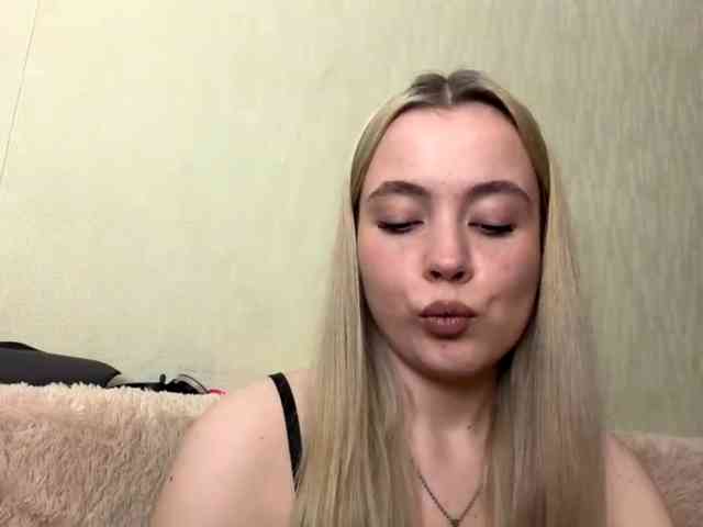 myfavoriteroom's webcam live show