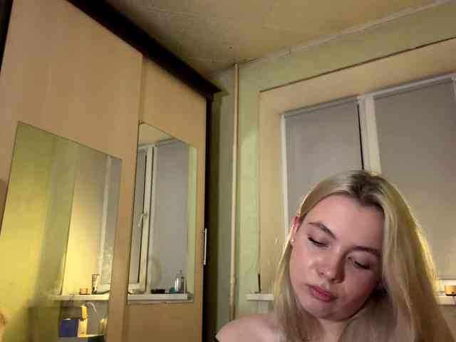 myfavoriteroom webcam