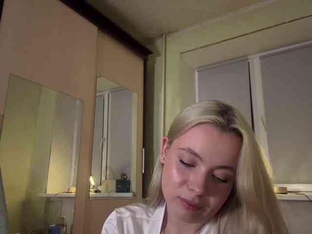 myfavoriteroom webcam