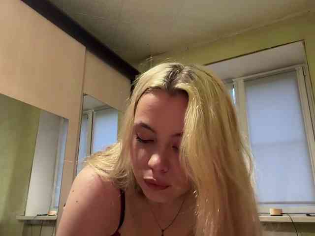 myfavoriteroom webcam