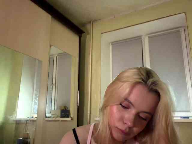 myfavoriteroom webcam