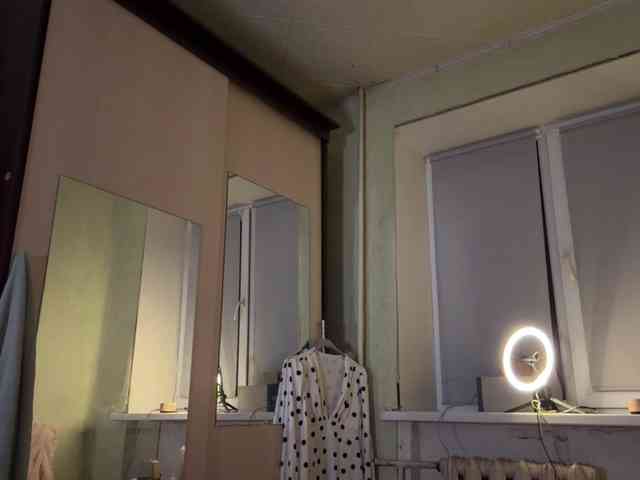 myfavoriteroom webcam