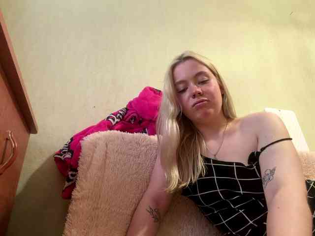 myfavoriteroom webcam