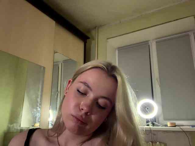 myfavoriteroom webcam