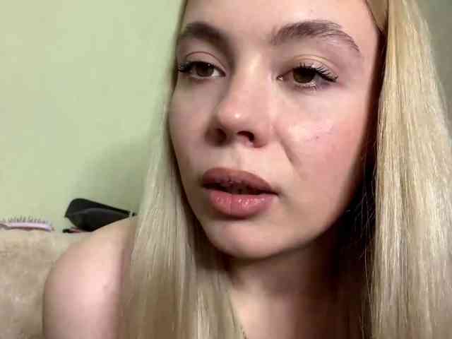 myfavoriteroom's webcam live show