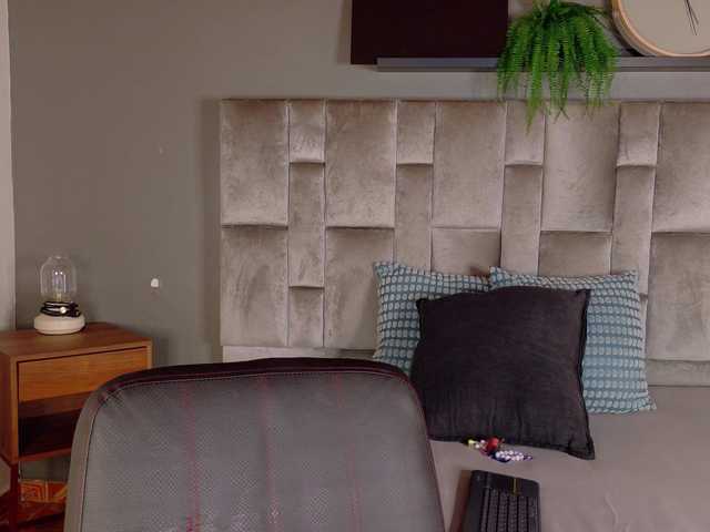 Evaa-Daemon live cam on BongaCams