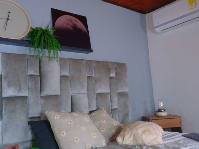 Evaa-Daemon live cam on BongaCams