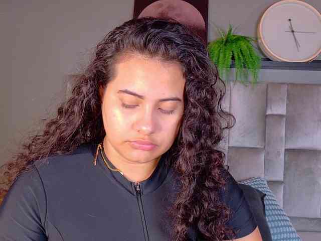 Evaa-daemon's cam show statistics and live stream