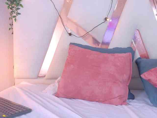 Evaa-Daemon's webcam live show