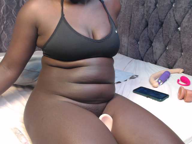 naughtyrose live cam on BongaCams