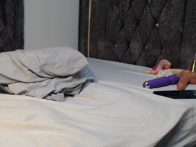 naughtyrose live cam on BongaCams