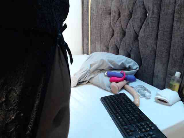 naughtyrose webcam