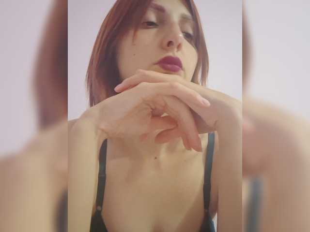 KrissyVixxen webcam