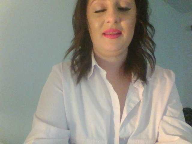 SophiePlayful live cam on BongaCams