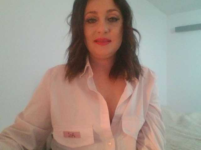 SophiePlayful live cam preview
