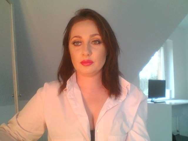 SophiePlayful live cam on BongaCams