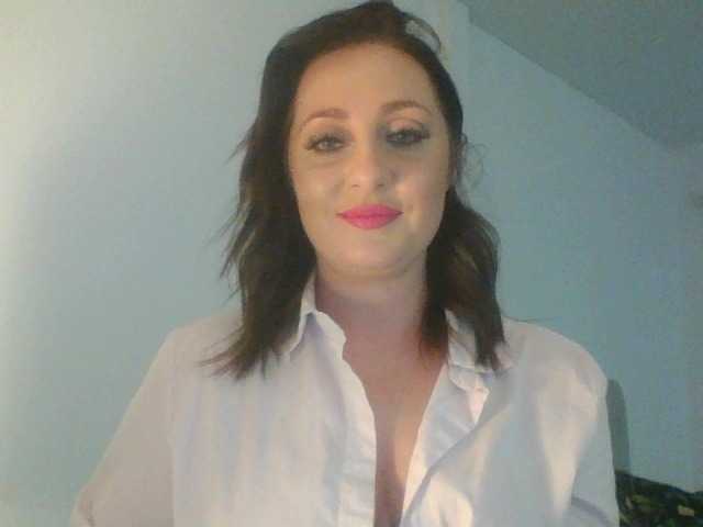SophiePlayful live cam on BongaCams