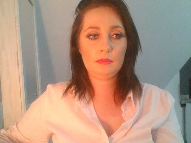 SophiePlayful live cam on BongaCams