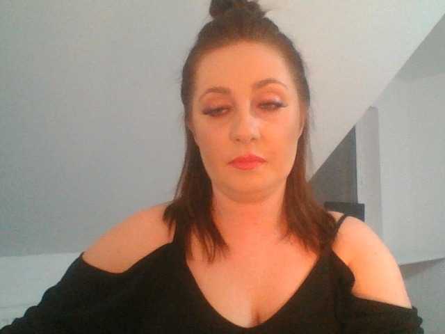 SophiePlayful live cam on BongaCams