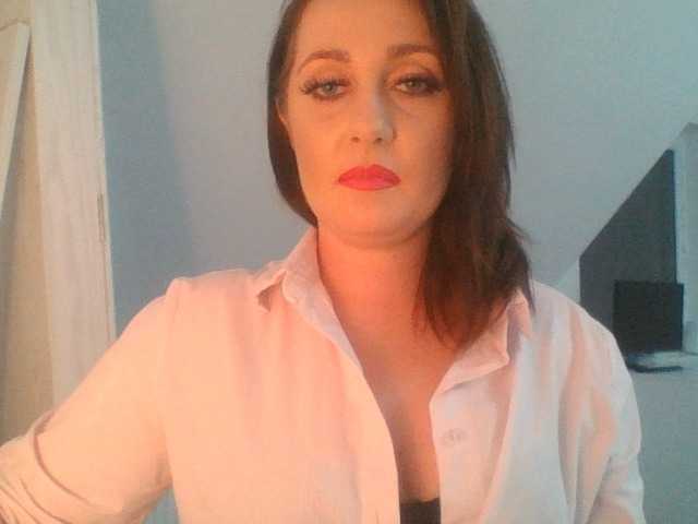 SophiePlayful live cam on BongaCams