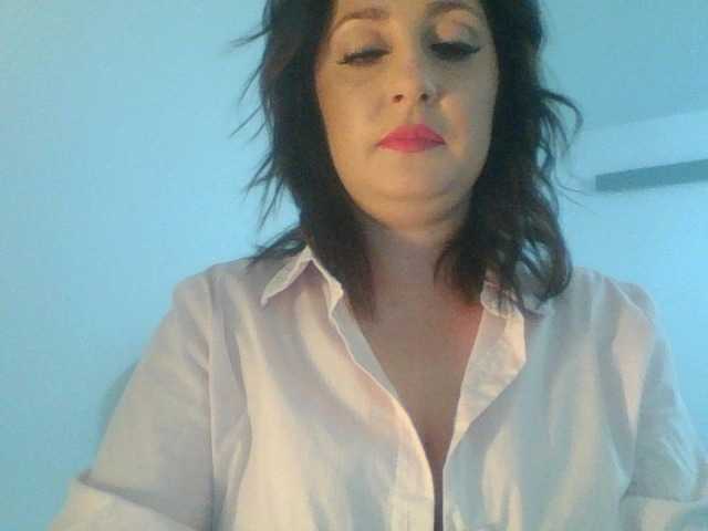 SophiePlayful live cam on BongaCams