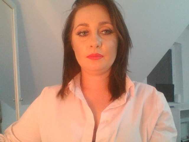 SophiePlayful live cam on BongaCams
