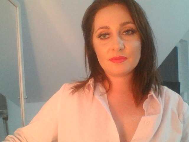 SophiePlayful live cam on BongaCams