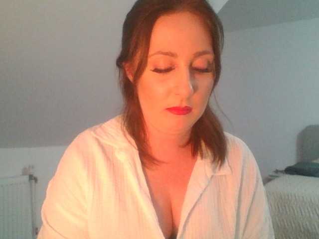 SophiePlayful live cam on BongaCams