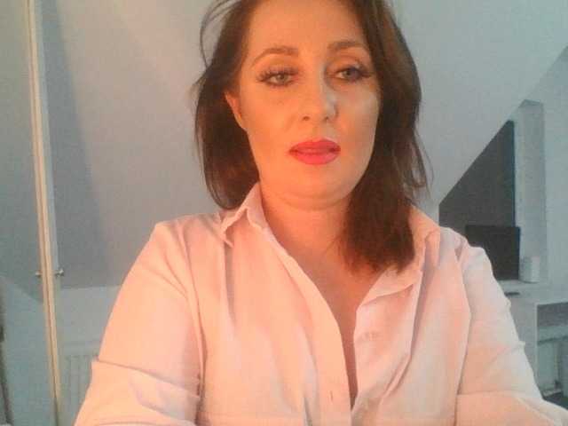 SophiePlayful live cam on BongaCams