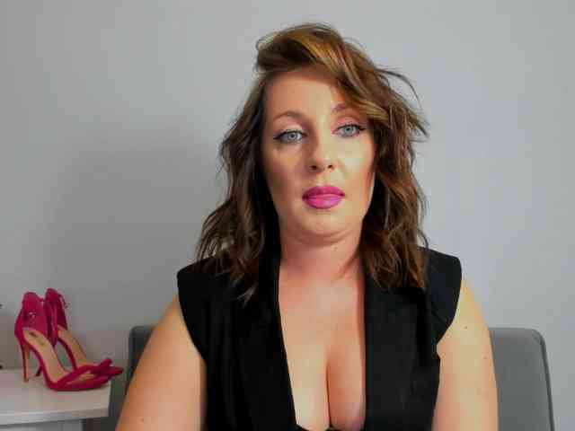 SophiePlayful webcam