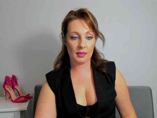 SophiePlayful webcam