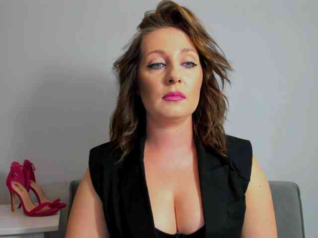 SophiePlayful webcam