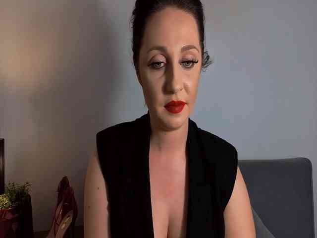 SophiePlayful webcam