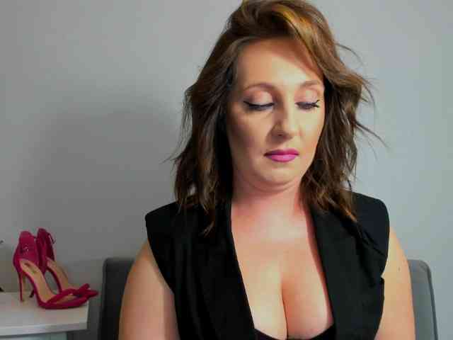 SophiePlayful webcam